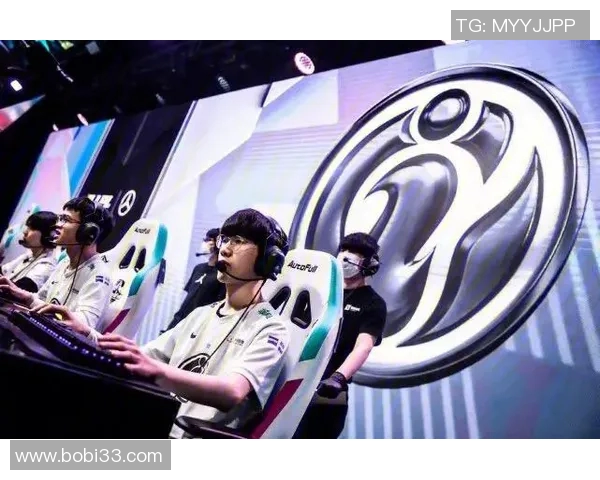 和平精英评论：IG战队在转型过程中所面临的挑战与机遇分析