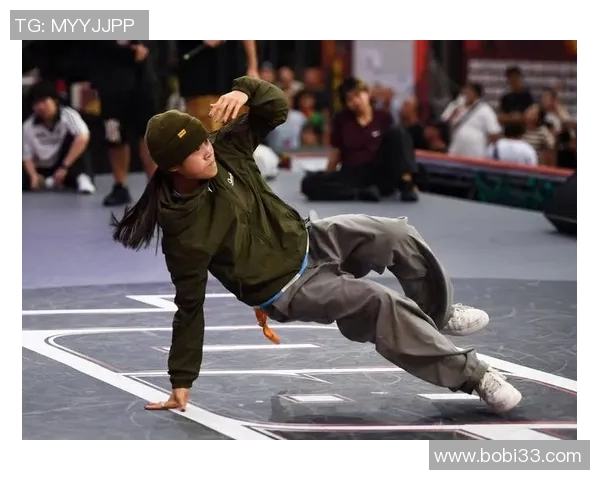 深圳街舞队在攀岩联赛中的灵活性表现引发热议与赞赏 深圳街舞队在攀岩联赛中的灵活性表现引发热议与赞赏