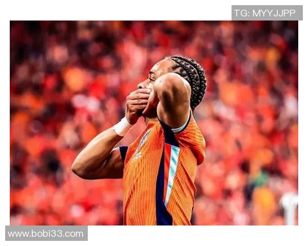 哈维西蒙斯：从青训新星到足坛璀璨明珠的成长之路