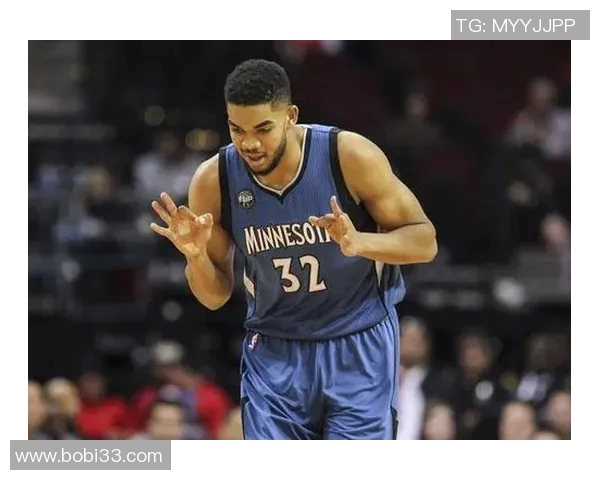 斯库特亨德森的崛起之路：从新秀到篮球明星的蜕变历程