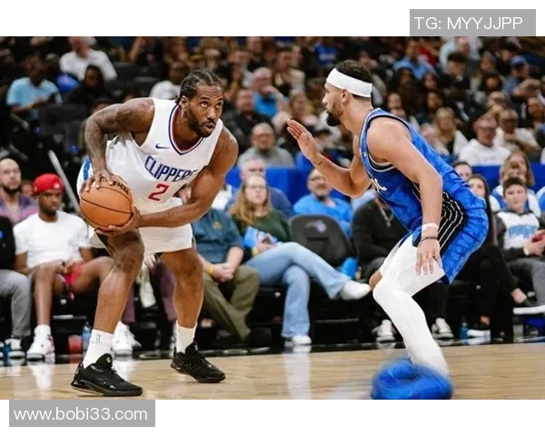 拉塞尔对决76人展现精彩篮球盛宴引发球迷热议