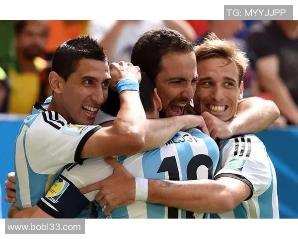 阿甲联赛精彩对决飓风队迎战大学队争夺胜利荣耀