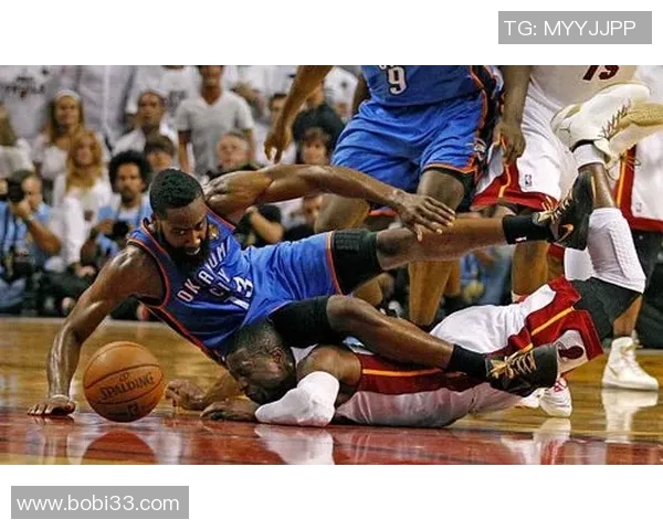 2010年骑士与热火经典对决全场精彩录像回顾与分析