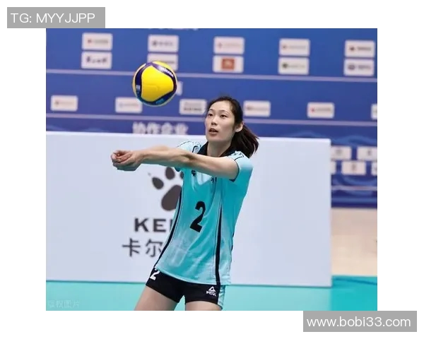 勇士与雷霆对决中的女主播精彩表现引发球迷热议与关注